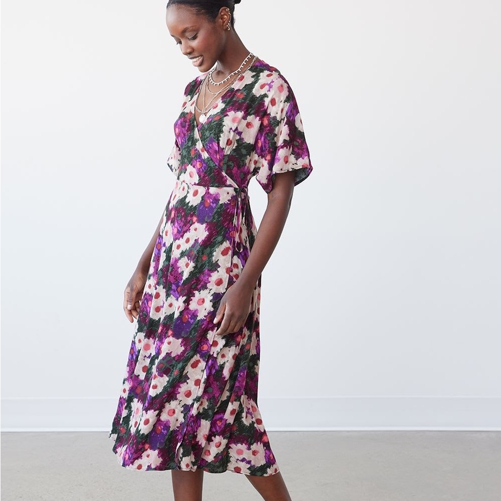 Reitmans medium floral wrap dress